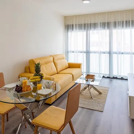 Modern Apartment Next To Train/Bus Station Malaga Exterior photo